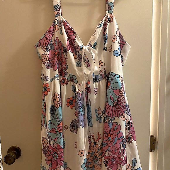 Dolls Kill Sugar Thrillz 
Devine Blissful Lane Floral Dress (Plus Size 1XL) - Picture 3 of 5